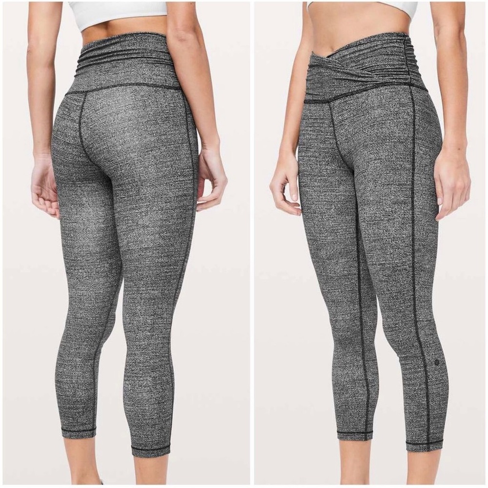 NWT LULULEMON NULU V WAIST STILL MIND CROP HIGH RISE 23” SIZE 4